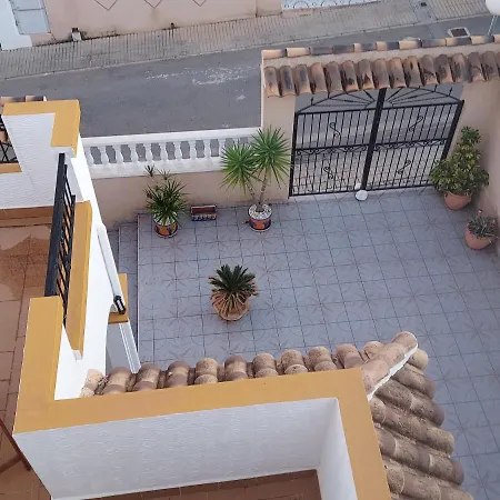 Villa - Sleeps 6 - Pool - Parking - Petfriendly *