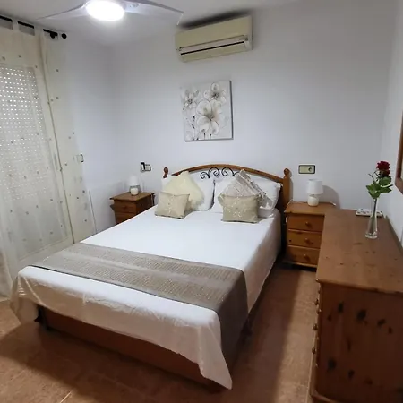 Orihuela - Sleeps 6 - Pool - Parking - Petfriendly *