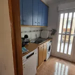 - Sleeps 6 - Pool - Parking - Petfriendly